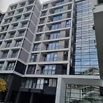 Modern, Cute And Comfy Apartment - Free Private Parking