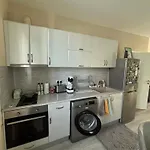 Modern, Cute And Comfy Apartment - Free Private Parking