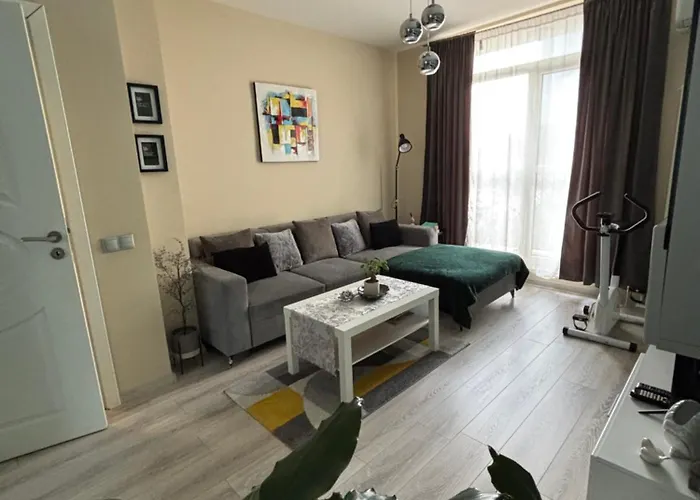 Modern, Cute And Comfy Apartment - Free Private Parking