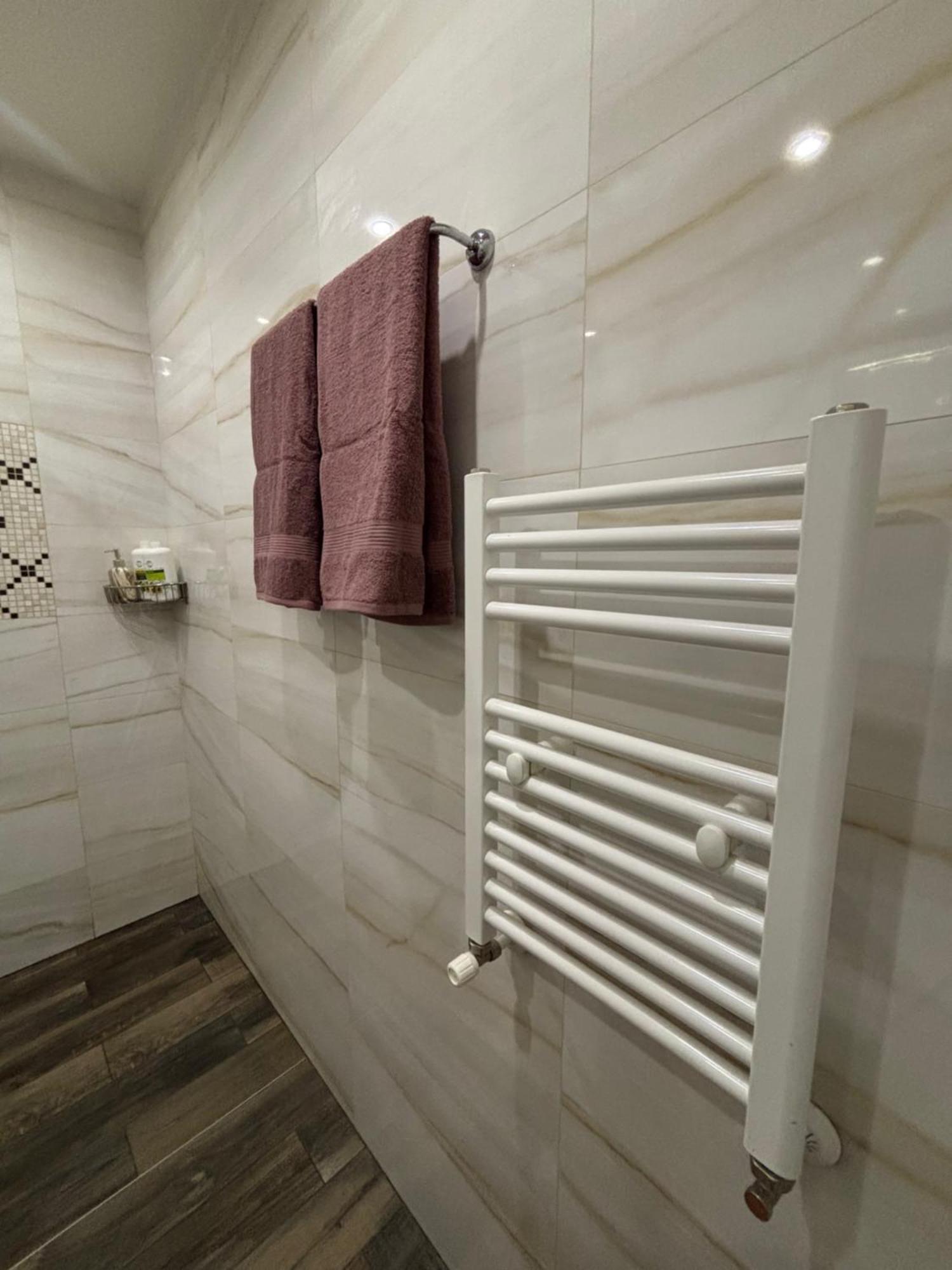 Apartemen Modern, Cute And Comfy - Free Private Parking