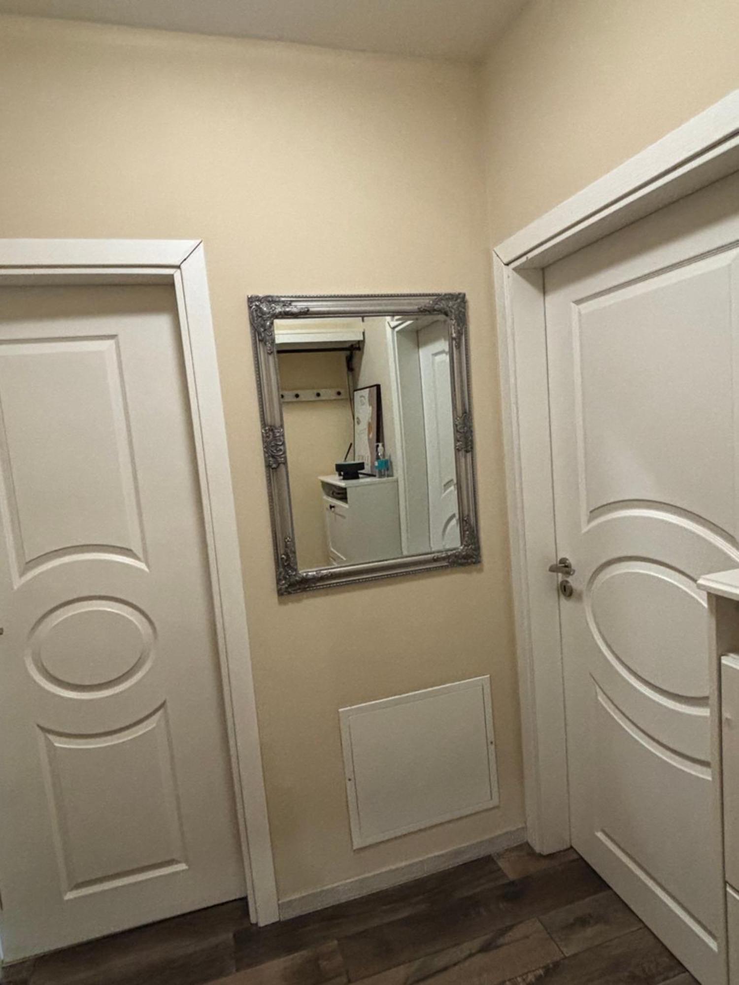 Modern, Cute And Comfy - Free Private Parking Apartemen *